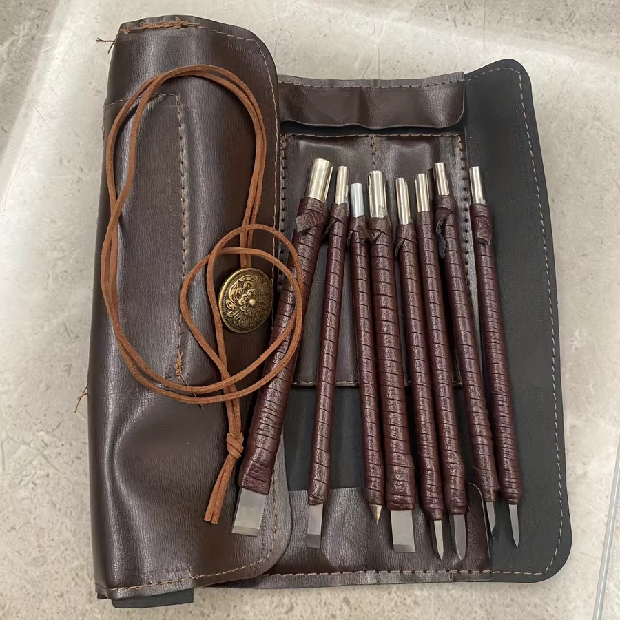 8-teiliges Schnitzmesserset aus Wolframstahl mit Ledergriff und Tasche in Braun - Bild 2