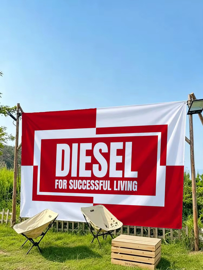 Diesel Wandfahne für den Innen- und Außenbereich in Weiß und Rot, rechteckiges Textil-Banner - Bild 6