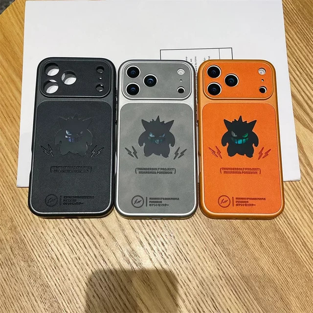 Potdemiel Handyhülle mit Cartoon-Geist-Gengar Design in Ledertextur für iPhone 17, 16, 15, 14, 13 Pro Max, stoßfest, schwarz und mehrfarbig - Bild 1