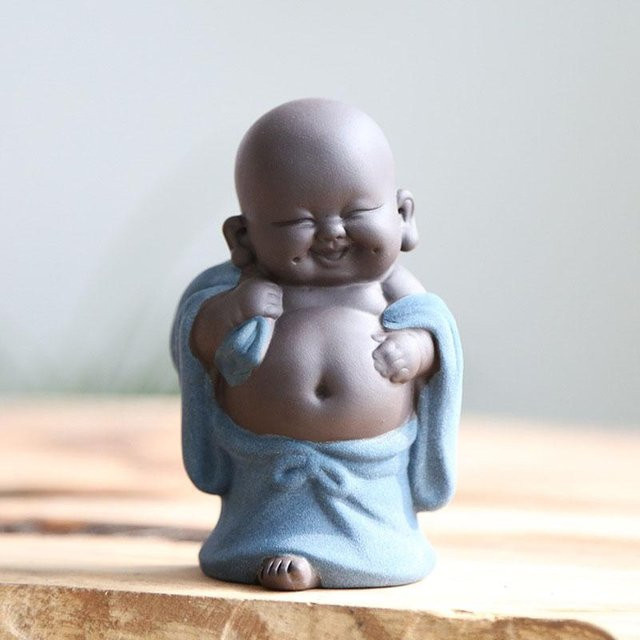 Dekorative kleine Mönchsfigur aus Keramik und Emaille von Yiran Furniture für die Tischdekoration - Bild 1