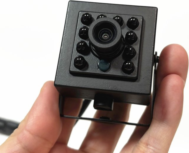HQCAM Mini IP-Kamera mit Nachtsicht und POE in Schwarz - Bild 1