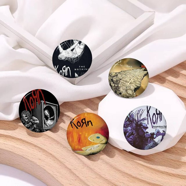 Brosche Korn Anime Button Pin, Handgefertigt - Bild 1