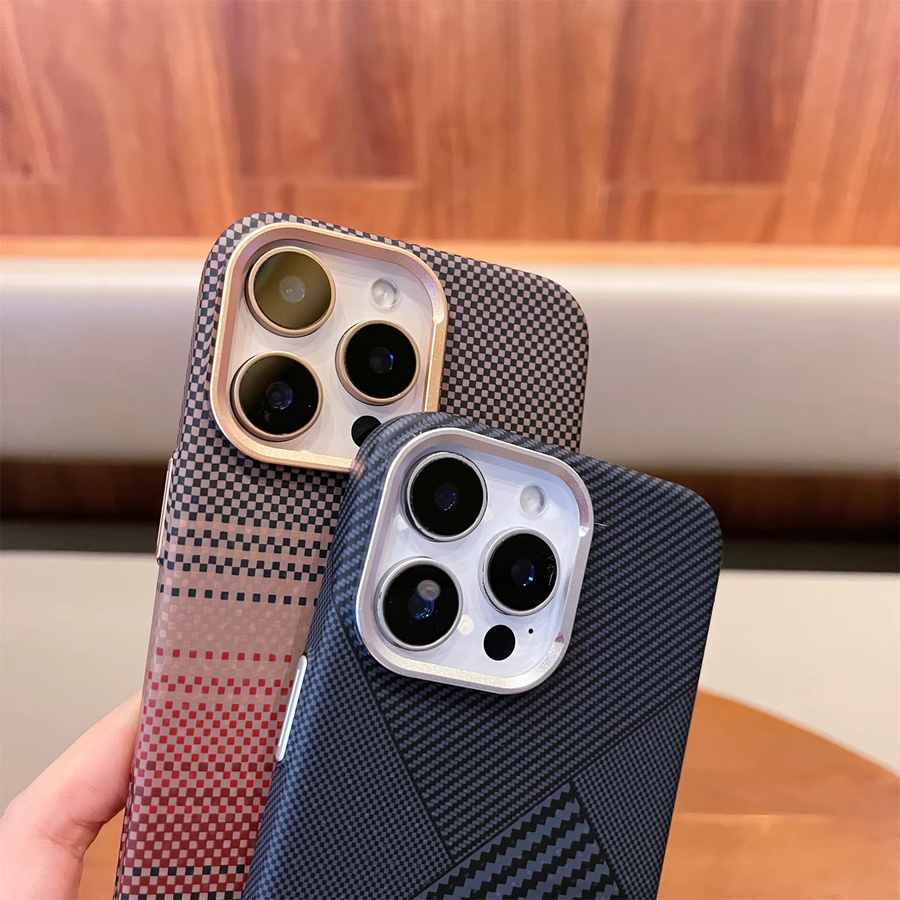 szHAIyu Magnetische Kohlefaser Handyhülle für iPhone 16, 15, 14, 13, 12 Pro Max, stoßfeste Kevlar Schutzhülle in Schwarz und Orange - Bild 3