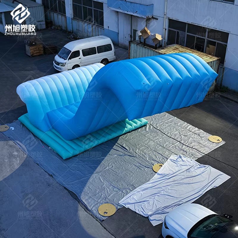 Blaue aufblasbare Wasserfall-Rutsche, Wellendesign, Outdoor-Wasserpark-Attraktion - Bild 2