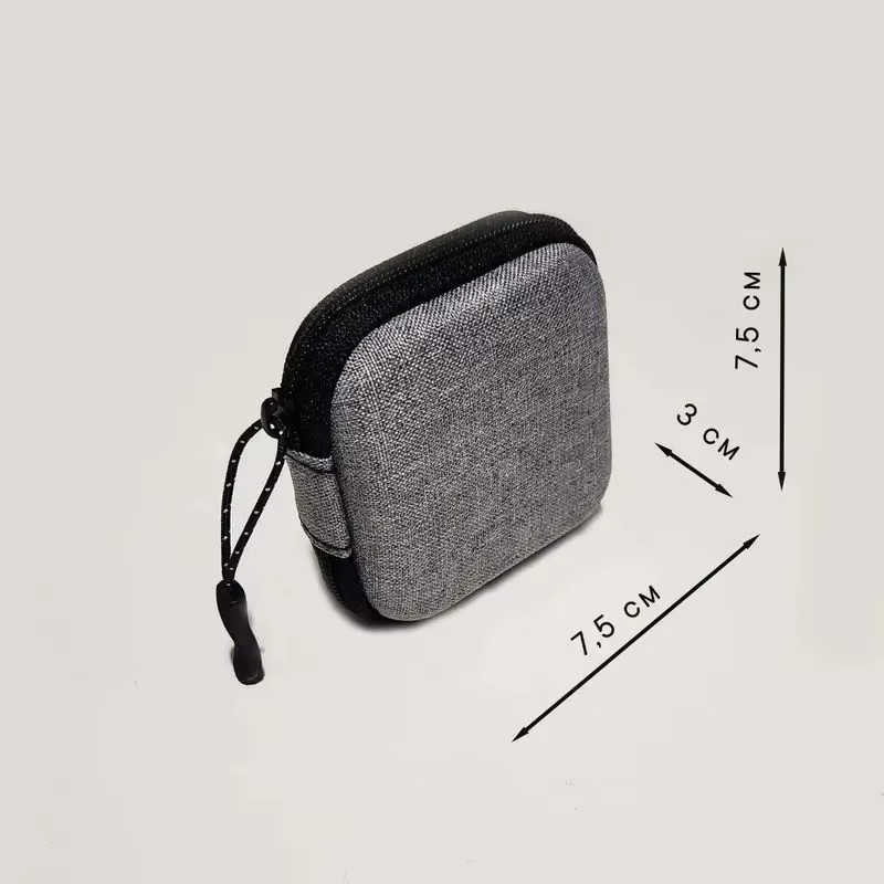 Stoßfeste Aufbewahrungstasche für Kopfhörer und Zubehör in Schwarz mit USB-C Anschluss - Bild 2