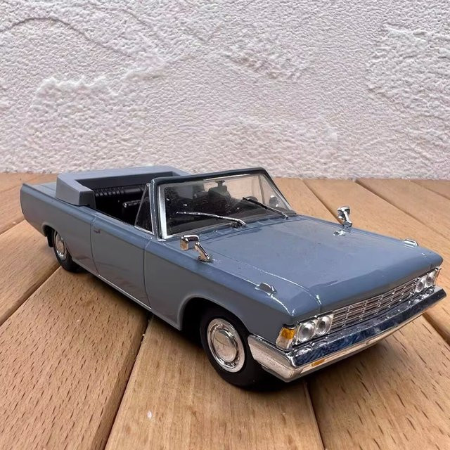 MAKEDA ZIL 117B Altes Auto Modell, 1:43, Metall, Grau - Bild 1