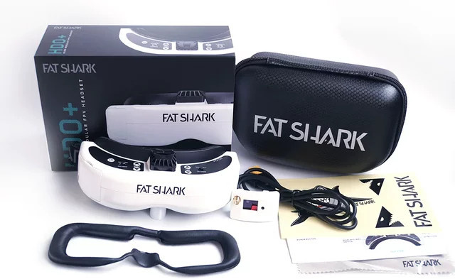 FatShark Dominator HDO+ FPV-Brille in Weiß mit OLED-Display, 50 Grad FOV, DVR sowie einstellbarem IPD und Fokus für FPV-Renndrohnen - Bild 1
