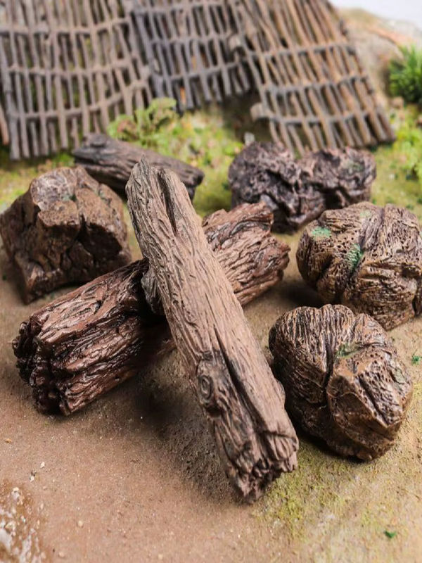 Braune Miniatur-Baumstumpf-Figur aus Kunststoff für deine Tischdekoration und dein Fee-Garten-Modell - Bild 4