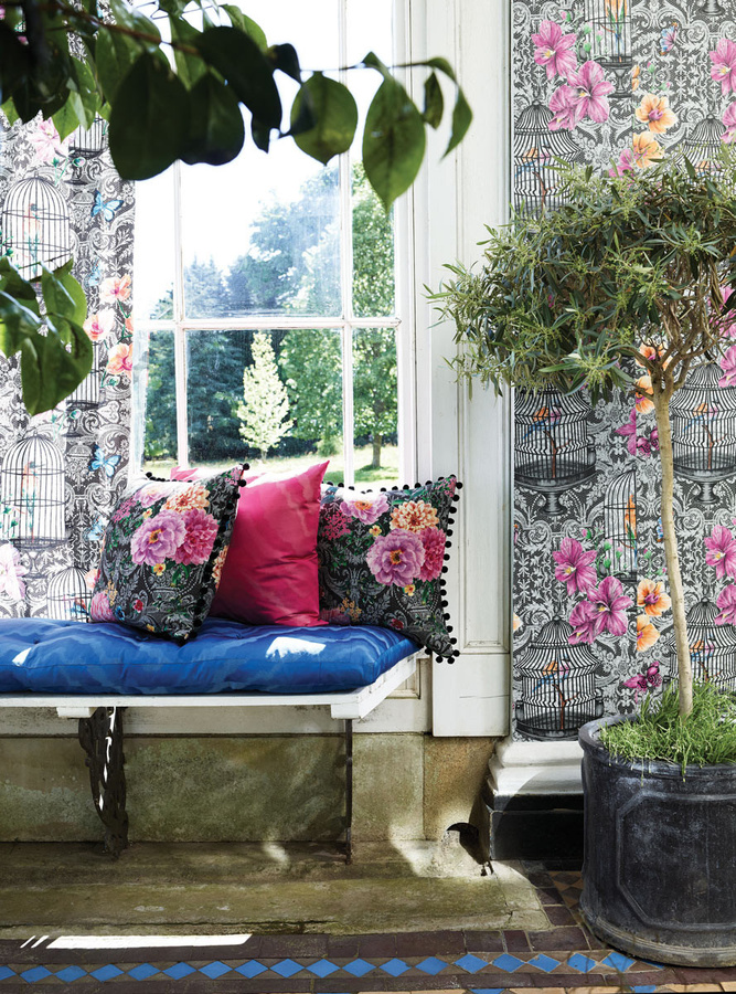 Tapete Orangery von Matthew Williamson in Anthrazit und Pink mit floralem Botanik-Design - Bild 1