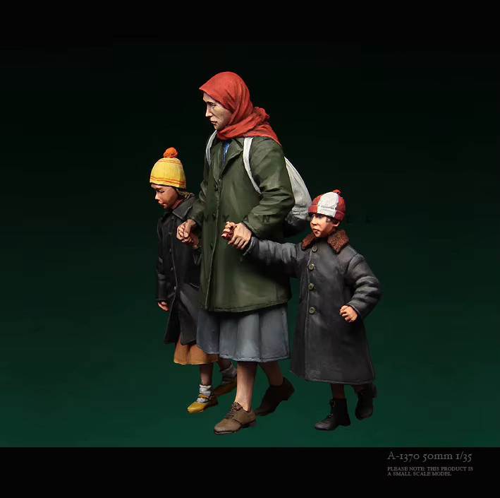 EVANOVM Wandering Civilian, Modellbausatz, Gussharz, 1:35, 10-Personen-Set - Bild 2