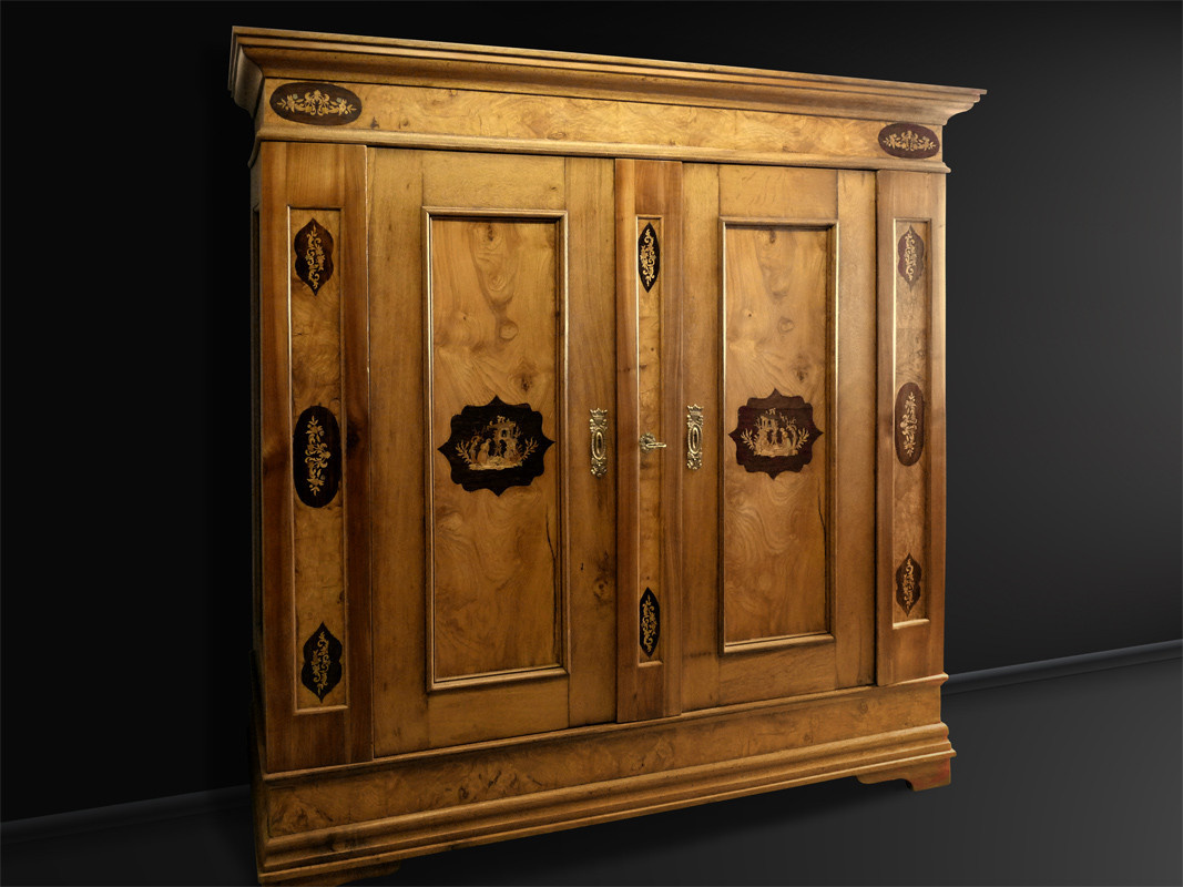 Antikhof Brück Biedermeier Hochzeitsschrank aus Eiche, Kirsche und Esche mit Marketeriebildern in Braun, H: 209 cm, B: 164 cm, T: 77 cm - Bild 1
