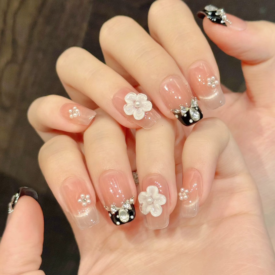 YADORNOS Falsche Nägel, 10 Stück, 3D Weiße Blume, Schwarz, Glänzend - Bild 2