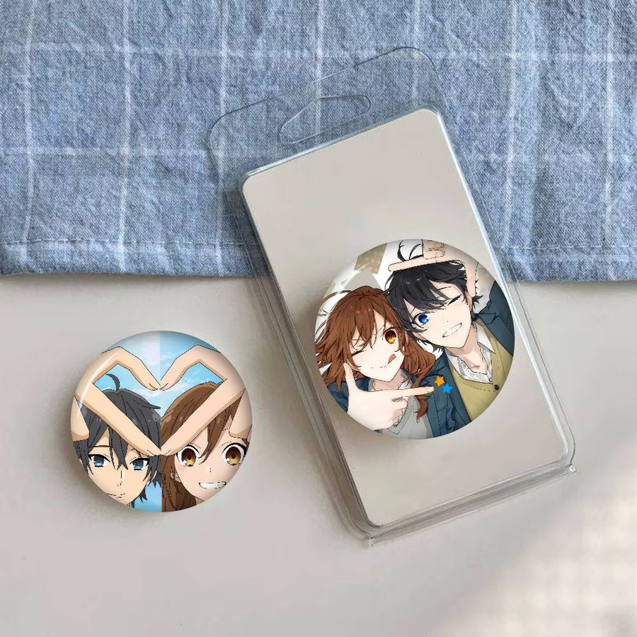 Kayou Brosche, Anime Horimiya, Runde Anstecknadel, Unisex - Bild 2