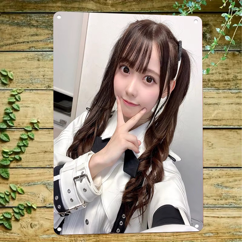 Retro-Metallschild HELLOYOUNG mit Anime Twin Tail Girl Aufdruck, Wanddekoration in Multicolour - Bild 3