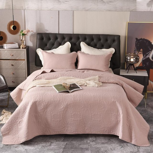 Luxuriöse Tagesdecke im nordischen Design von Yiran Furniture, gesteppt, Farbe: Pink, Material: Baumwollmischung, inklusive 2 Kissenbezügen - Bild 1