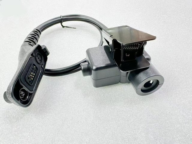 KEEPTOP Taktischer U94 PTT 7.1 Headset-Adapter mit 3,5 mm Klinkenstecker für Motorola P8268, P8200, P8668i und P8800 Walkie Talkie in Schwarz - Bild 1