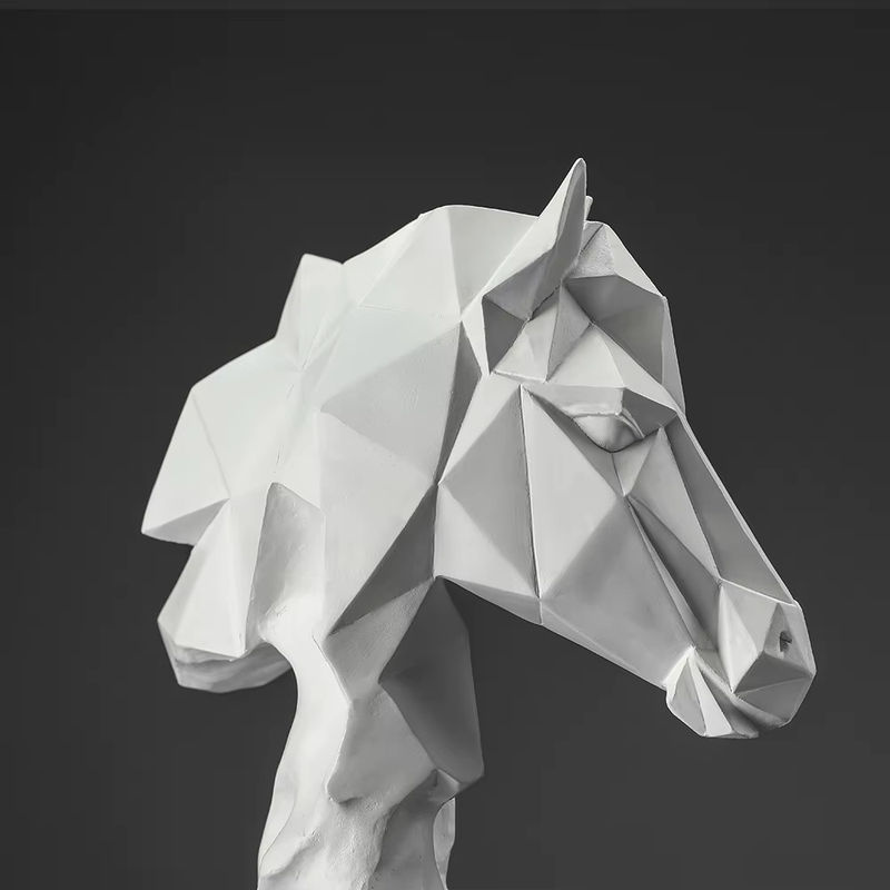 Moderne Pferdekopf Skulptur in Weiß, Geometrische Kunstharz Figur für deine Wohnkultur - Bild 3