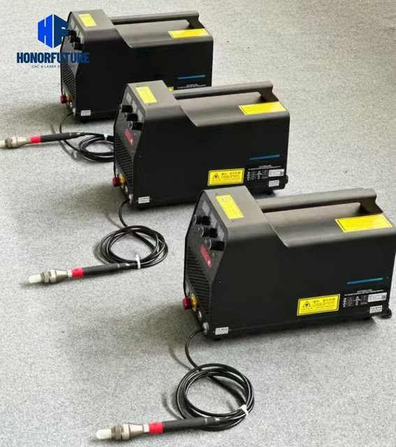 Handheld Laser Schweißmaschine für Metallbearbeitung mit 1200 W Leistung in Schwarz - Bild 1