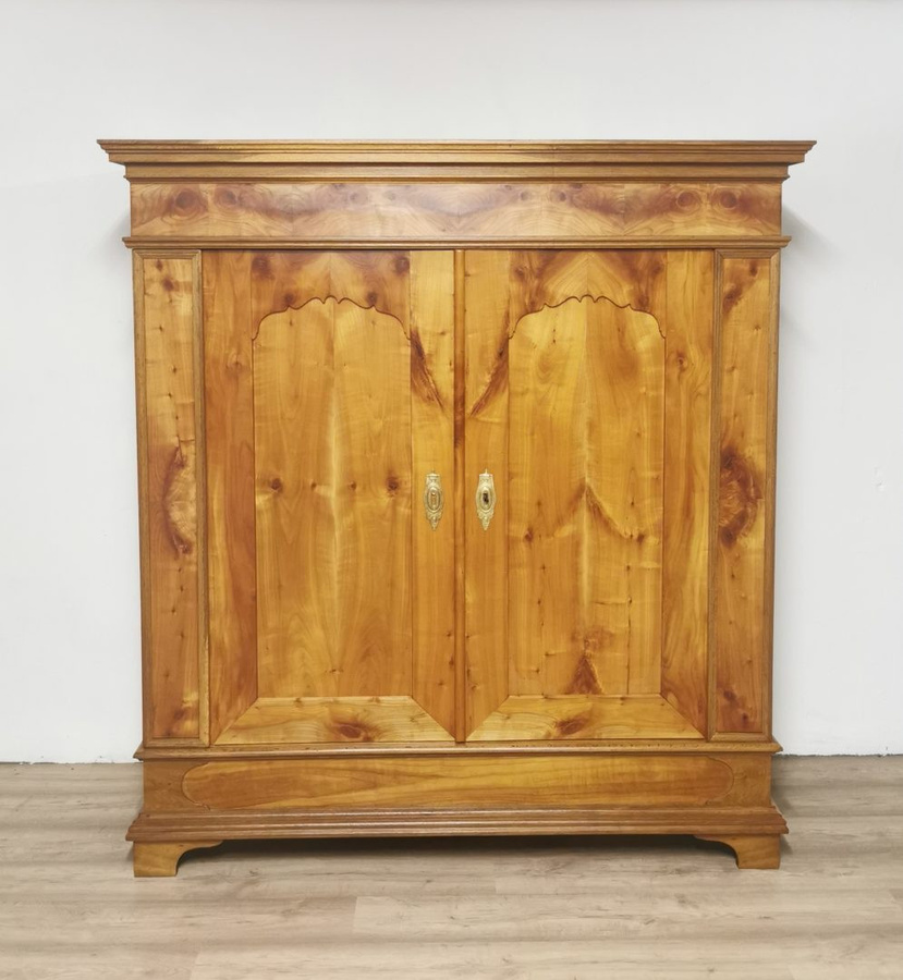 Biedermeier Kleiderschrank Antikhof Brück in Kirschbaum und Eiche, Farbe Braun, B/T/H: 195 x 182 x 2 cm - Bild 1