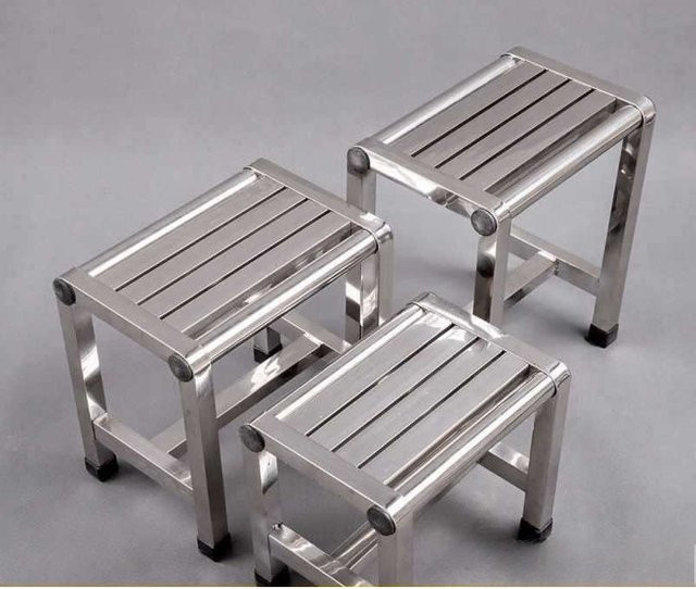 LIUSHADUOLA Edelstahlhocker quadratisch in Silber, rutschfester Badezimmerhocker für Senioren - Bild 1