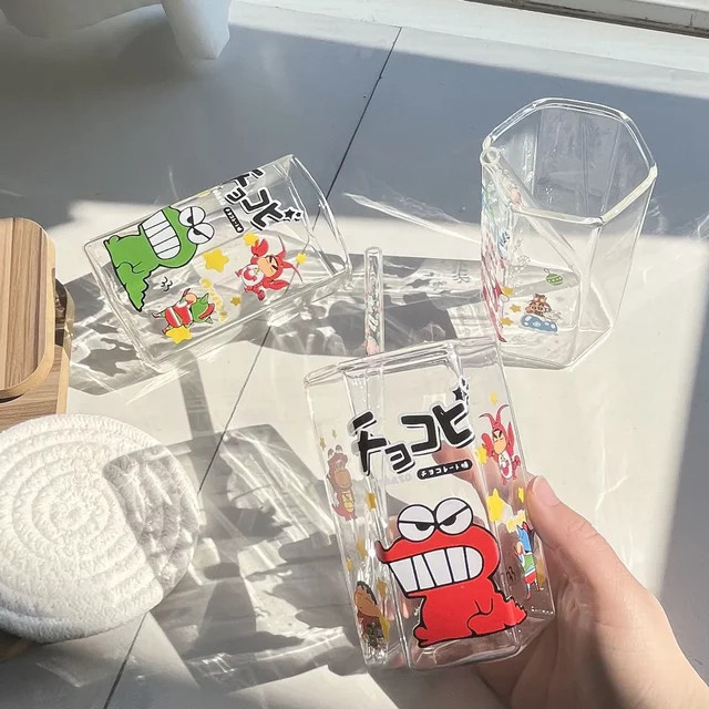 Bandai Crayon Shin-chan Glasbecher aus Borosilikatglas in transparent mit sechseckiger Form und Cartoon-Krokodil-Design - Bild 1