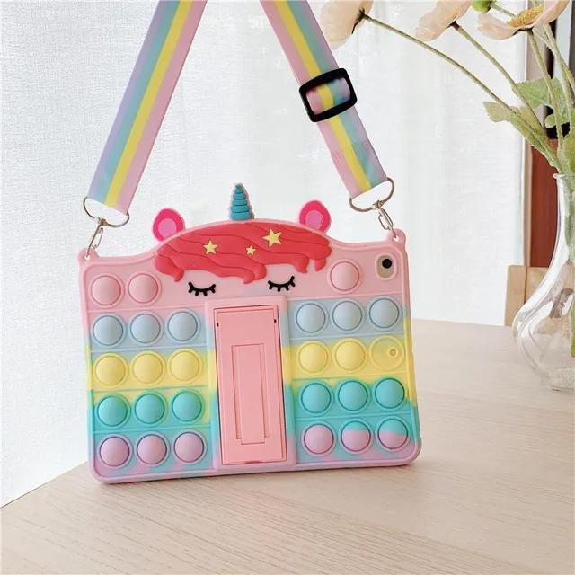 Kinder Cartoon Tablet Hülle für Samsung Galaxy Tab A9 Plus, S9 FE, S8, S7, A8, A7, S6 Lite in Multicolour mit Ständerfunktion - Bild 1