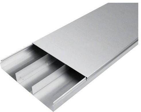 Hager Elektro-Sockelleistensystem UK340483 in Silber, Länge: 200 cm - Bild 1
