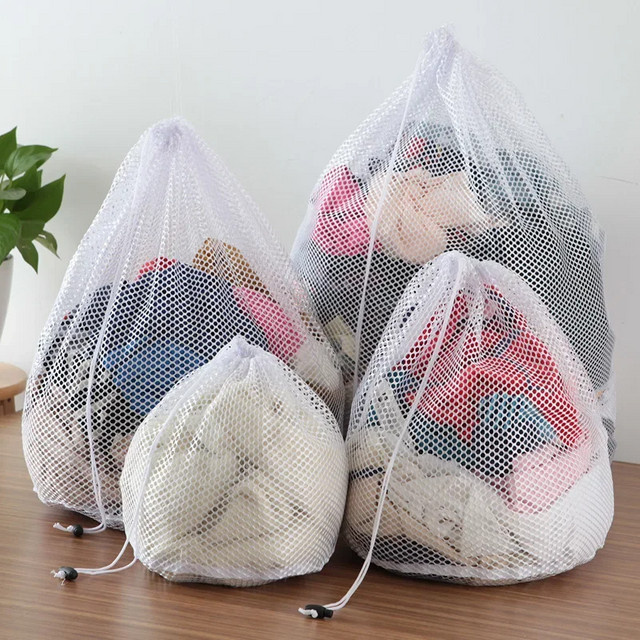 Wiederverwendbarer Wäschesack mit Reißverschluss aus Stoff in Weiß zur Organisation von Kleidung und Dessous - Bild 1
