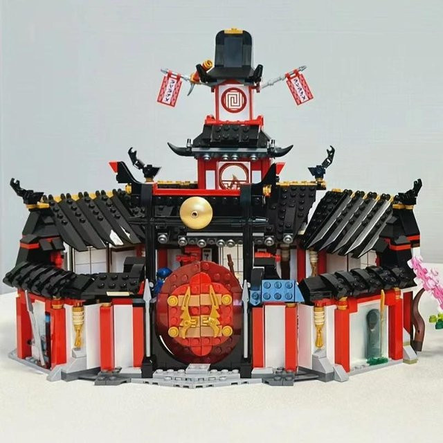 Yiran toy Spinjitzu Ninjago Coaching Halle Rotes Haus Kloster Bausteine Spielzeug 1132 Teile - Bild 1