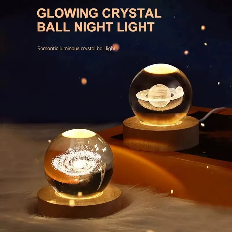 3D Kristallkugel Nachtlicht mit lasergraviertem Sonnensystem aus Glas in Transparent und Multicolour - Bild 2