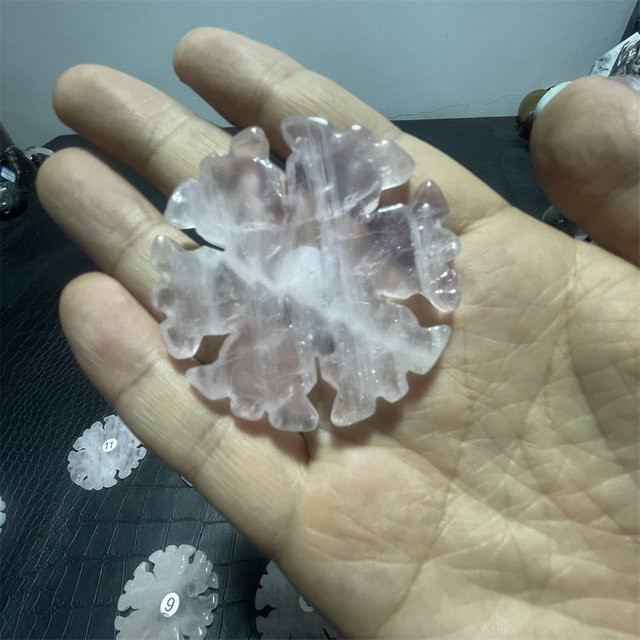 RongDe Jewelry Rosenquarz Kristallfigur Schneeflocke in Rosa als Dekoration für dein Zuhause - Bild 1