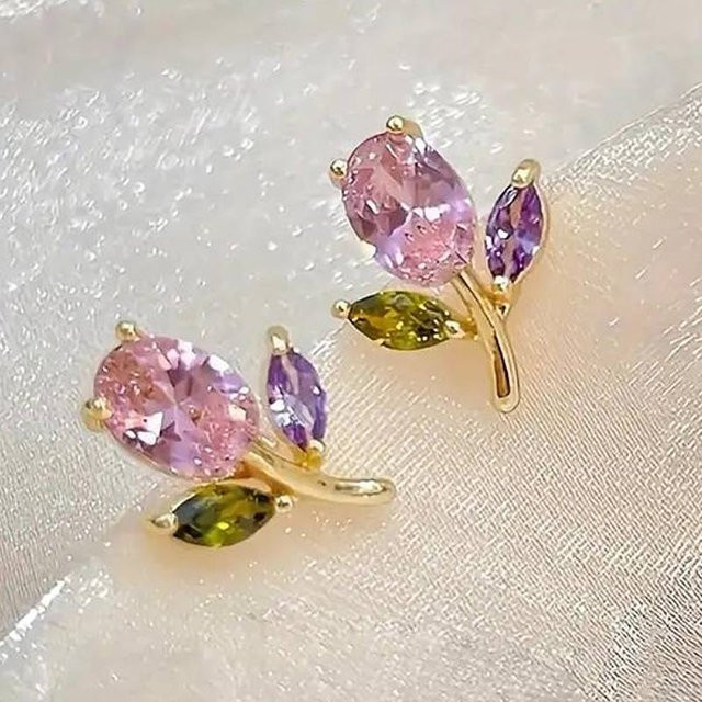 Huitan Ohrstecker, Blumenform, Zirkonia, Gold, Damen - Bild 1