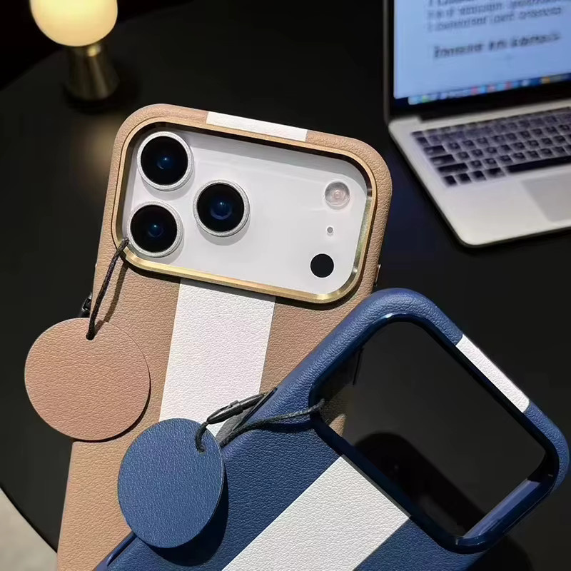 Apple iPhone Schutzhülle aus PU Leder mit MagSafe Magnetfunktion in Grün für iPhone 17 Pro Max, iPhone 15, iPhone 14 und iPhone 13 - Bild 1