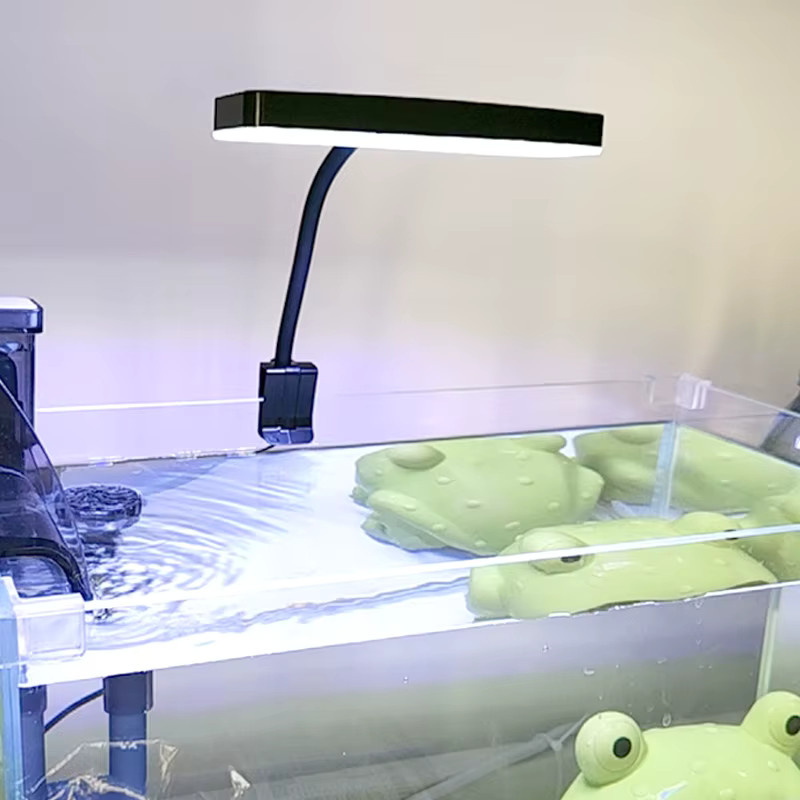 TUNFAN USB-Aquarium-LED-Beleuchtung in Schwarz mit dimmbarer Helligkeit, Timer und 360 Grad drehbarer Vollspektrum-Wachstumslampe für Wasserpflanzen - Bild 2