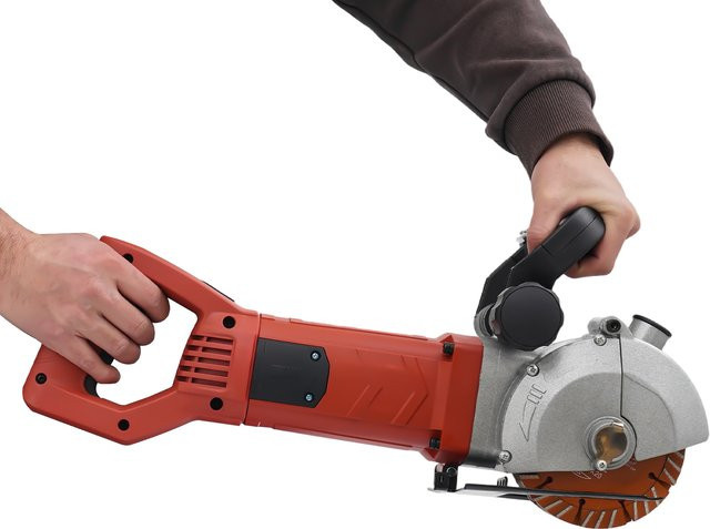 Elektrische Wandnutenfräsmaschine TOOL1SHOoo, 2700W Schlitzfräsmaschine mit 6200 U/min, staubfreier Beton-Nutenfräser in Schwarz-Rot - Bild 1
