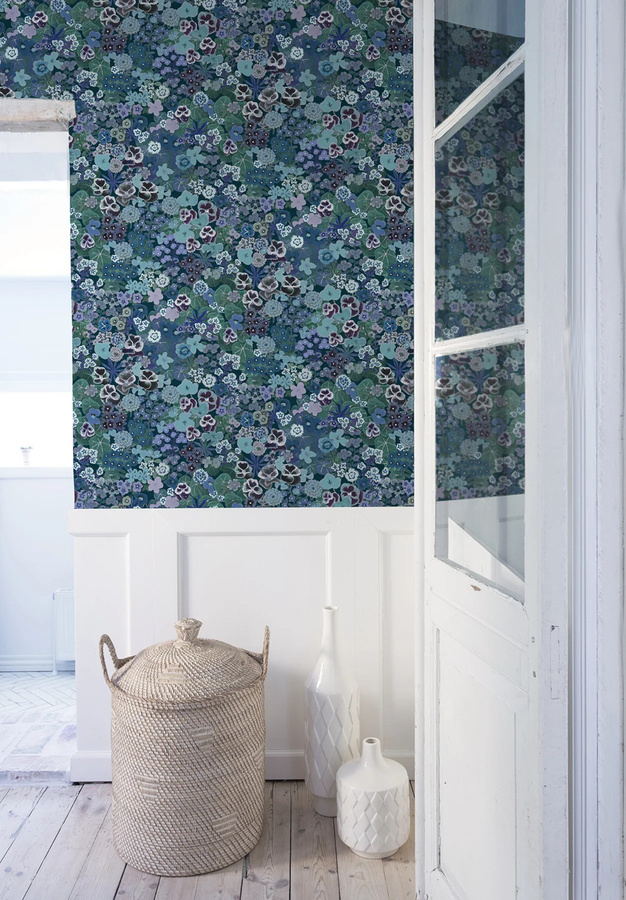 Isidore Leroy Tapete Champs Fleuris in Blau mit floralem Vintage-Design aus Vlies - Bild 1