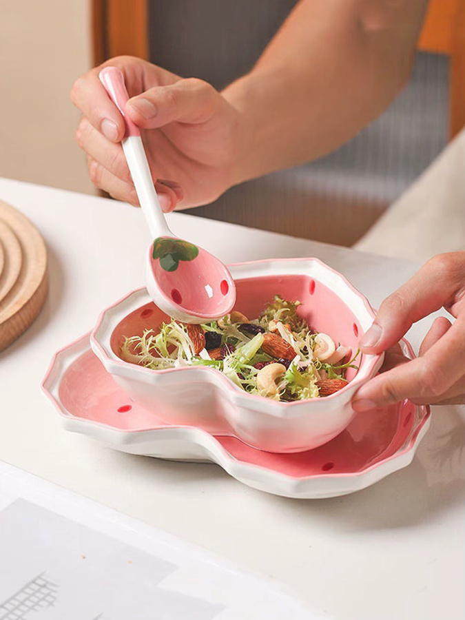 3-teiliges Keramik-Geschirrset Erdbeer-Design in Pink mit Schüssel, Teller und Löffel für Dessert und Salat - Bild 2