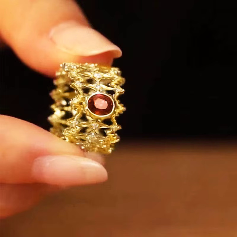 Huitan Ring, Gold, rote Zirkonia, Damen - Bild 3