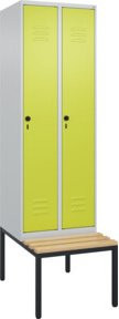 C+P Spind Classic PLUS Garderobenschrank mit Sitzbank, 2 Abteile, B/T/H: 212,0 x 60,0 x 81,5 cm, Farbe Buche, mit Sicherheits-Drehriegel und 4 Garderobenhaken - Bild 1