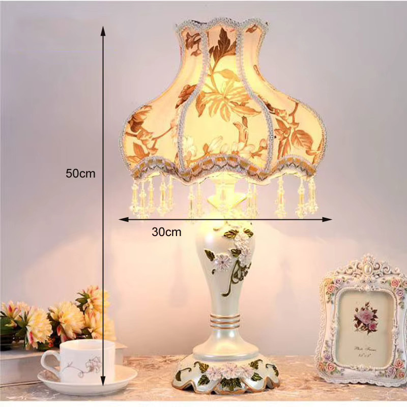 Ynhaw Keramik Tischlampe im klassischen Design für Schlafzimmer und Hotel - Bild 1