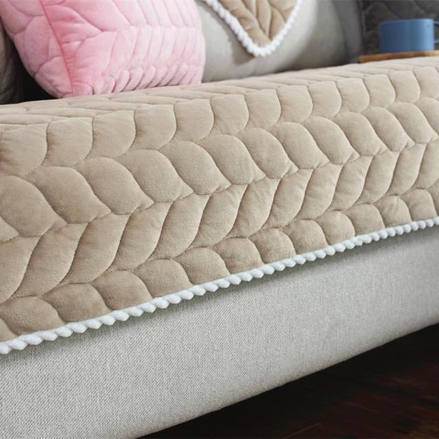 Rutschfestes Sofatuch aus kurzem Plüsch mit Spitzenrand in Beige von Your Warm Home, L-förmige Sofaabdeckung, Breite: 90 cm, Tiefe: 70 cm - Bild 1