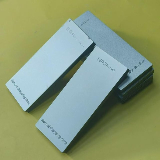 RSCHEF Diamant-Schleifstein zum Schärfen von Küchenmessern in Grau mit rutschfestem Schwamm-Pad - Bild 1