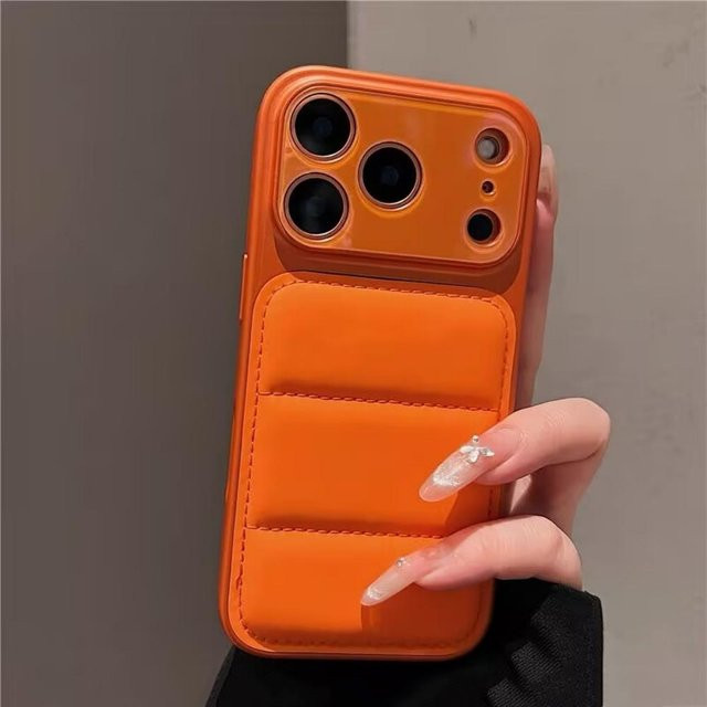Orangefarbene Daunenjacke Handyhülle mit Objektivschutz für Apple iPhone 17 Air 16 15 14 13 Pro Max Matt Puffer Hülle - Bild 1