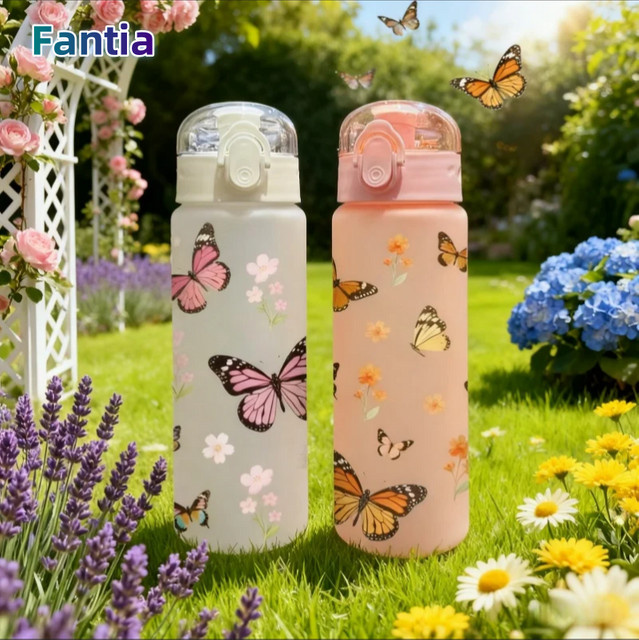 Fantia Schmetterlings-Wasserflasche mit 3D-Druck Allover-Design in Schwarz, 780 ml, BPA-freie Sportflasche mit auslaufsicherem Klappdeckel - Bild 1