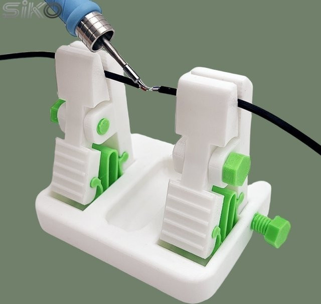WYLIE Verstellbare Drahtbefestigung mit rutschfestem Kunststoff-Bedienknopf in Grün und Weiß für Motherboard-Lötarbeiten und PCB-Reparaturen - Bild 1