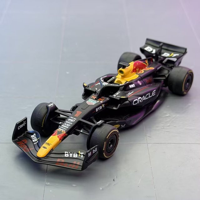 Oracle Red Bull Racing RB19 Verstappen, Spielzeugauto, 1:43 Maßstab, Legierungs-Druckgussmodell - Bild 1