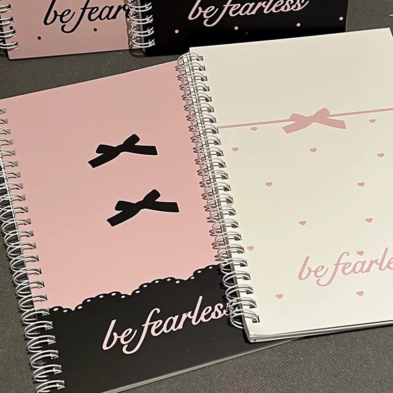 JETTING Notizbuch A5 mit rosa Schleifen Design, spiralgebundenes Softcover Tagebuch und Skizzenbuch in Pink - Bild 3