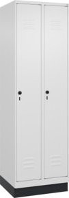 C+P Spind Classic PLUS Garderobenschrank mit Sockel, 2 Abteile, Farbe: Grau, H x B x T: 195 x 60 x 50 cm, mit Sicherheits-Drehriegel, 4 Garderobenhaken und mittiger Trennwand - Bild 1