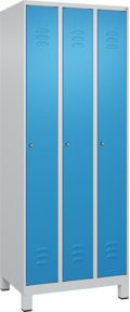 C+P Spind Classic PLUS Garderobenschrank mit 3 Abteilen, Füße, Zylinderschloss und Garderobenhaken, H x B x T: 195 x 75 x 50 cm - Bild 1