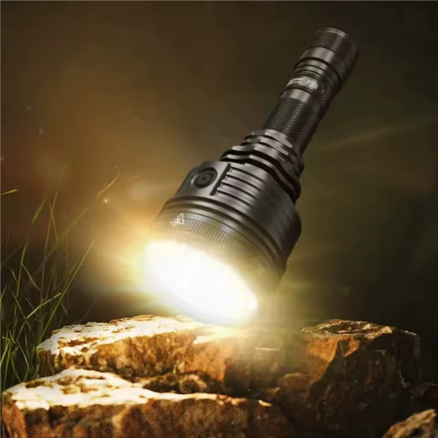 Convoy wiederaufladbare LED-Taschenlampe in Schwarz mit 2000 lm und 21700-Akku - Bild 2